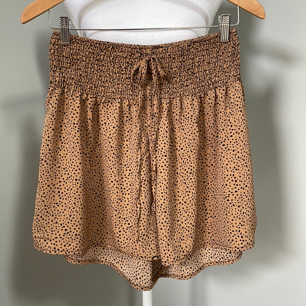 SHEIN FRENCHY PLUS DALMATIAN PAPER-BAG FAUX TIE FRONT SHORT - Picture 3 of 12